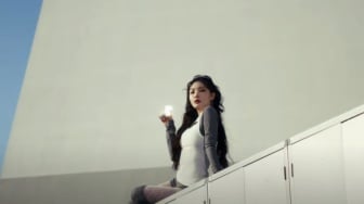 MV "STRESS" Chung Ha: Menggambarkan Perasaan Terjebak dalam Tekanan Hidup