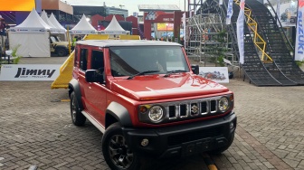 Suzuki Jimny Salah Satu Bintang IIMS 2025, Jangan Lewatkan Kesempatan Buat Buktikan Keandalannya!