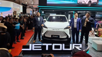 Jetour Buka Pemesanan Mobil Listrik X50e di IIMS 2025 Meski Harga Belum Final