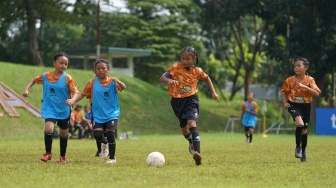 Dari Hobi Jadi Juara: Kisah SDN Klepu 03 Ungaran Taklukkan MilkLife Soccer Challenge