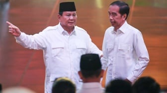 Presiden yang juga Ketua Umum Partai Gerindra Prabowo Subianto menyampaikan pidato saat perayaan HUT Ke-17 Partai Gerindra di Sentul International Convention Center, Bogor, Jawa Barat, Sabtu (15/2/2025). [ANTARA FOTO/Hafidz Mubarak A/agr]