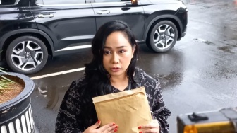 Denise Chariesta Sambangi Polres Metro Jakarta Selatan, Ada Apa?