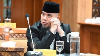 Buktikan Tak Omon-Omon, Ahmad Dhani Selalu Bayar Royalti ke Erwin Prasetya Tiap Bawakan Lagunya