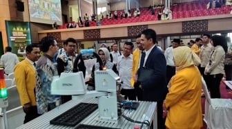 Rektor UNP Singgung Nasib Kampus Merdeka hingga UKT Mahasiswa Saat Kompetisi Robot, Sesdirjen Dikti: Belum Final!