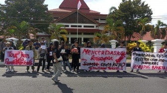 Demo ke DPRD Bantul, Mahasiswa Minta Prioritaskan Pendidikan Ketimbang MBG