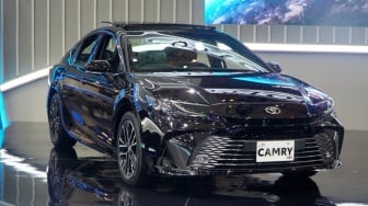 Toyota Hadirkan Peningkatan Fitur dan Performa Pada Camry Hybrid