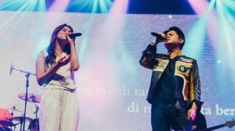 Mawar de Jongh Bikin Spesial Konser Juicy Luicy dan Adrian Khalif di Bekasi