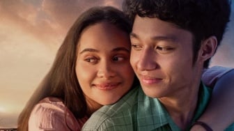 Film Komang Rilis Trailer, Logat Kiesha Alvaro dan Aura Ribero Disorot