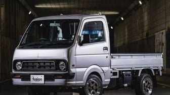 Transformasi Suzuki Carry: Dari Mobil Niaga Biasa menjadi Pikap Retro Modern