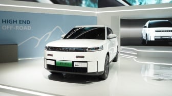 JAECOO J5 EV Diperkenalkan Secara Global dari IIMS 2025