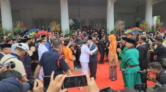 Tiba di Balai Kota usai Resmi jadi Gubernur Baru Jakarta, Rombongan Pramono Sempat Diadang hingga Beradu Silat!