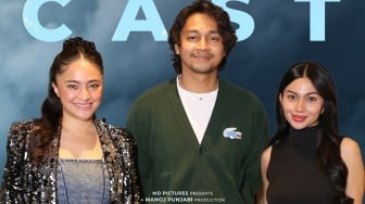 Sinopsis Film La Tahzan, Kala Ariel Tatum Jadi Pembantu yang Doyan Suami Orang