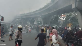 Rumah Tinggal Dekat Traffic Light Pesing Cengkareng Kebakaran, Lalu Lintas Macet