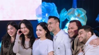 Hadiri Pesta Kejutan Ultah Nagita Slavina dan Raffi Ahmad, Perut Azizah Salsha Bikin Salfok