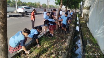 Misi Hijau SMP Santo Yosef Surabaya: Bersih-Bersih Sampah Demi Bumi yang Lebih Baik!