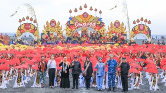 Jatim Juara! Borong 11 Gelar Karisma Event Nusantara 2025, Gubernur Khofiah: Alhamdulillah Terbanyak