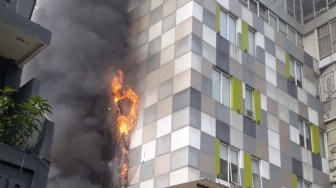 Hotel 101 Glodok Kebakaran, Tamu Berhamburan Masih Pakai Handuk