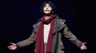 Tiket Terjual Habis, Doyoung NCT Tutup Musikal The Man Who Laughs di Seoul