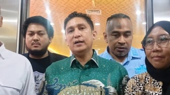 Dicecar 25 Pertanyaan di Mabes Polri, Firdaus Oiwobo Minta Maaf Soal Insiden Naik Meja di Ruang Sidang