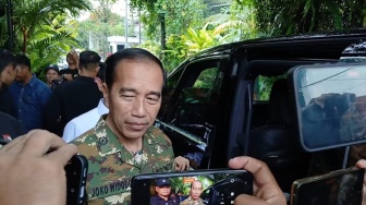 Jokowi Siapkan Takjil di Depan Rumah, Sajian Kurma Istimewa Jadi Sorotan