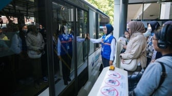 Transjakarta Izinkan Penumpang Berbuka Puasa di Dalam Bus Selama Ramadan