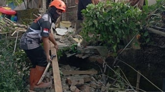 Rumah Ambruk Akibat Cuaca Buruk, Warga Kampung Cibalung Sukabumi Alami Luka-luka