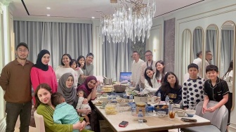 Menu Sahur Perdana Keluarga Besar Raffi Ahmad Jadi Sorotan: Dikira Sayur Asem, padahal ...