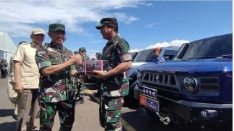 Menhan Sjafrie Serahkan 700 Unit Maung MV3 ke TNI dan Polri