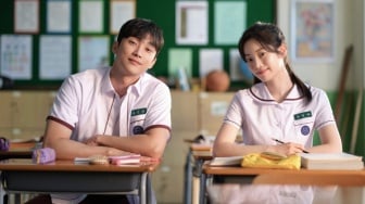 Nostalgia dengan Sentuhan Romansa Khas Korea dalam Film You Are the Apple of My Eye