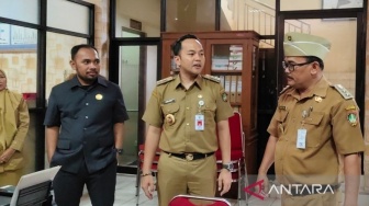 Realisasikan Janji, Ini Momen Wali Kota Solo Ngantor di Kelurahan