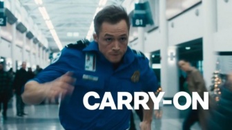 Review Film Carry-On: Ketika Ketegangan Terjadi di Bandara Saat Malam Natal