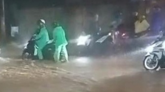 Hujan Deras Picu Banjir dan Longsor di Puncak Bogor Hingga Jembatan Putus