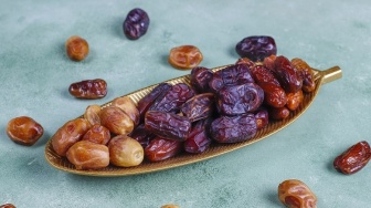 Kurma Basah dan Kering, Mana yang Lebih Baik untuk Buka Puasa?