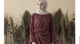 Bakal Jadi Tren! Ini 11 Model Gamis Lebaran 2025 Coklat Mahogany