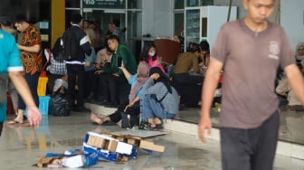 Suasana Kawasan Mega Mall Bekasi yang terendam banjir di Kota Bekasi, Jawa Barat, Selasa (4/3/2025). [Suara.com/Alfian Winanto]