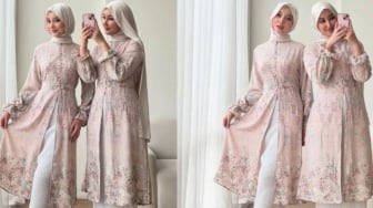 Bye-Bye Gamis! Tunik Lebaran 2025 Jadi Tren, Ini Rekomendasinya