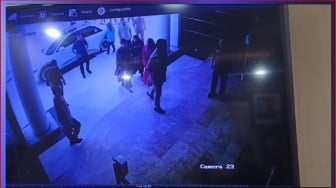 Viral CCTV Bobby Nasution Tak Jadi Hadiri Acara Pisah Sambut Walkot Medan, Kahiyang Ayu Terlihat Kaget