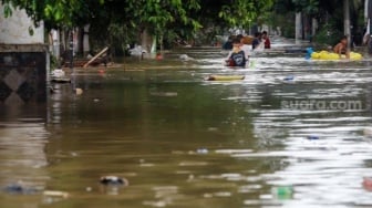 Bekasi Banjir, Keluarganya Ngungsi ke Hotel, Walkot Tri Adhianto: Gak Bermewah-mewah