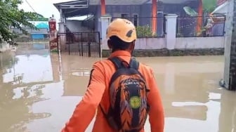 Tanggul Sungai Cinangka Jebol, 156 Keluarga di Desa Cikaobandung Purwakarta Dievakuasi