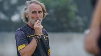 Blak-blakan! Pelatih Dewa United Bongkar Alasan Timnya Sulit Gusur Persib