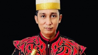 Dilepeh Keluarga Sultan, Firdaus Oiwobo Dulunya Ngaku Keturunan Nabi Muhammad