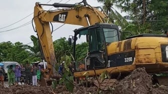 Longsor Putus Jalan Serang-Padarincang, Tiga Alat Berat Dikerahkan