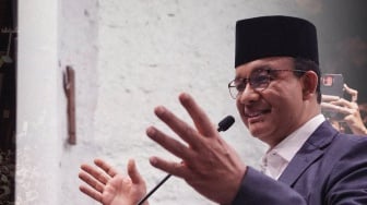 Ceramah di Masjid Salman ITB, Anies Sindir soal Efisiensi Anggaran: Di Sana Suram, Bagian Imam Terang