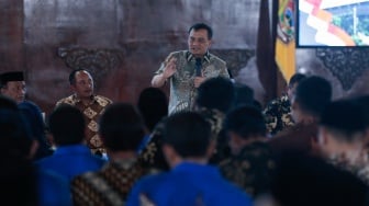 Malam-malam Sambangi Karanganyar, Momen Ahmad Luthfi Dicurhati Lingkungan hingga Pendidikan