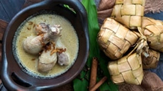 Bikin Opor Ayam Kampung yang Empuk Tanpa Ribet! Coba Trik Ini