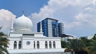 Lebih dari 30 Tahun Berbuka di Sini! Kisah Jamaah Setia Iktikaf di Masjid Al-Azhar