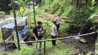 Apes! Sedang Mandi di Sumber Air Gondang, 2 Warga Malang Tiba-tiba Dibacok Orang