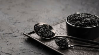 4 Skincare Berbahan Black Caviar, Rahasia Kulit Awet Muda dan Bebas Kerutan