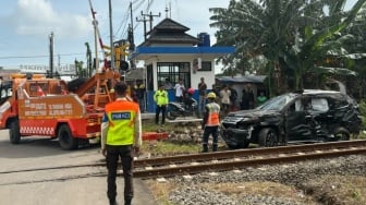 Kereta Api Tabrak Pajero di Serang, Bos Travel Umrah Meniggal Dunia