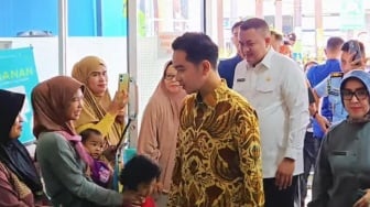 Didampingi Bupati Rudy Susmanto, Gibran Ajak Guru dan Siswa Bogor Kuasai AI